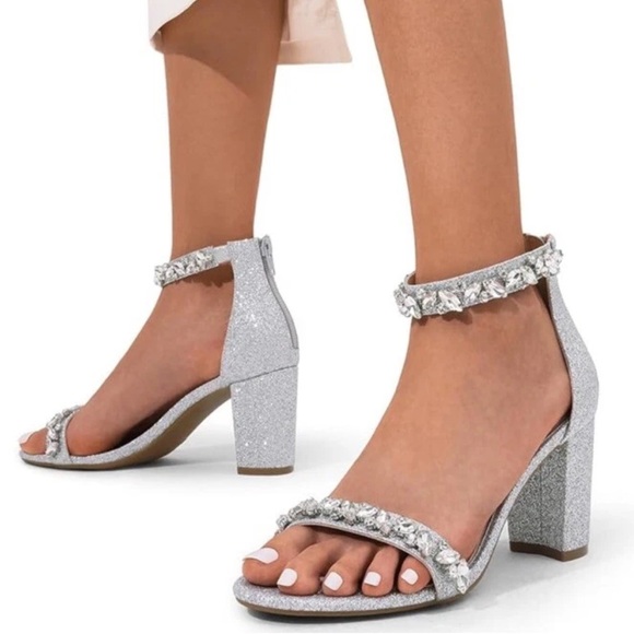 NWOT DREAM PAIRS Women's Low Chunk Heel Pump Silver Sparkling Sandals Size 8.5 - Picture 7 of 8